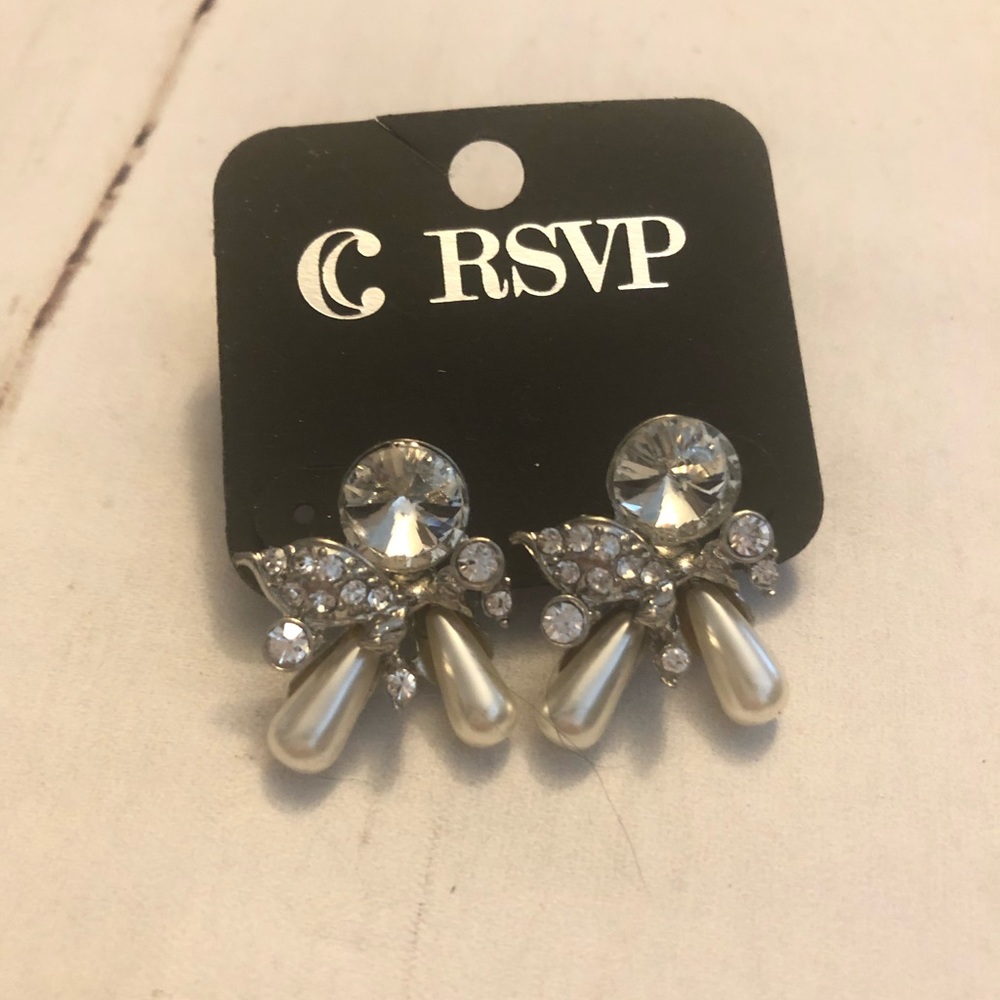 Crystal and pearl earrings